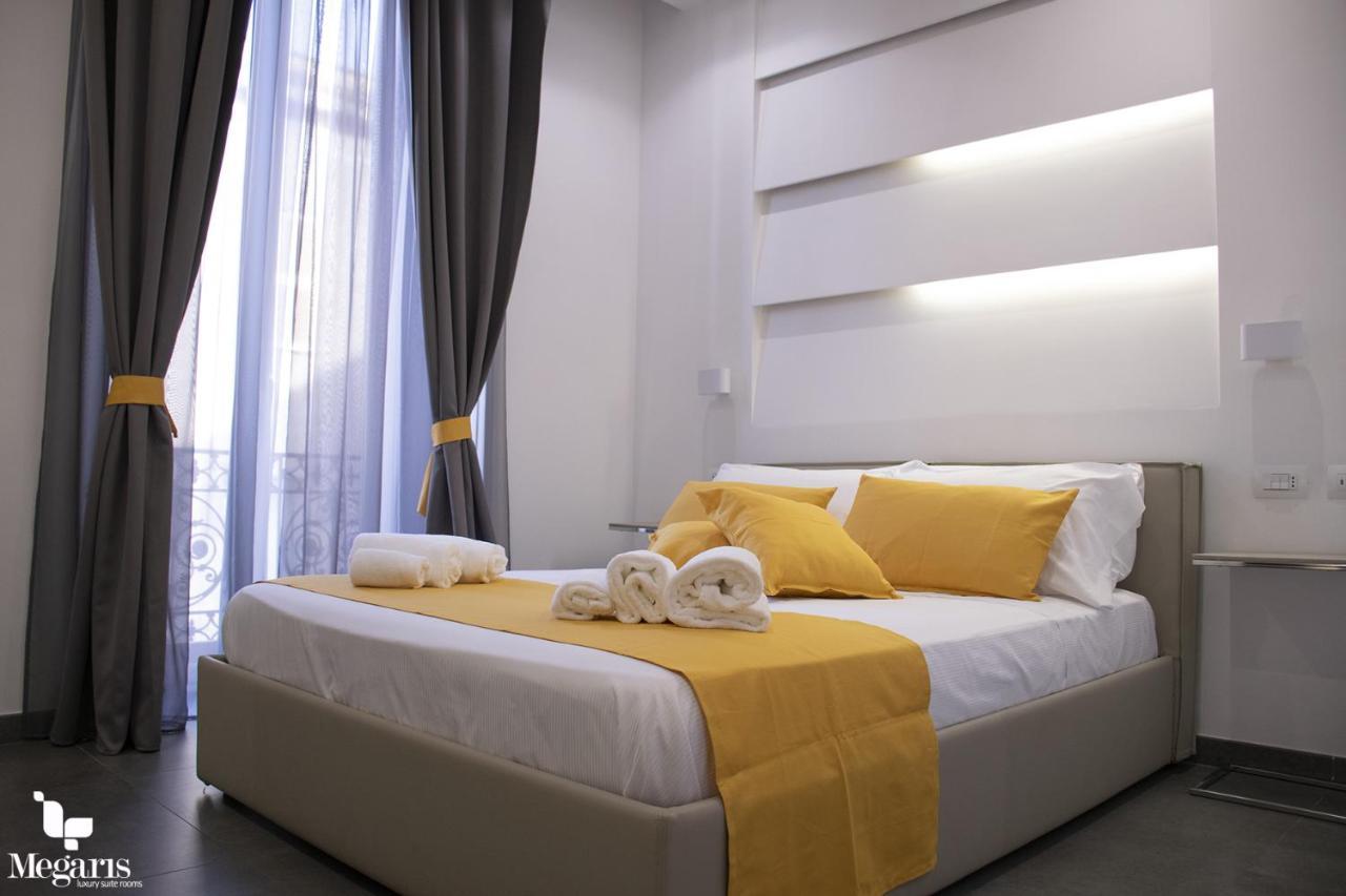 Megaris Luxury Suite Rooms Napoli Bagian luar foto