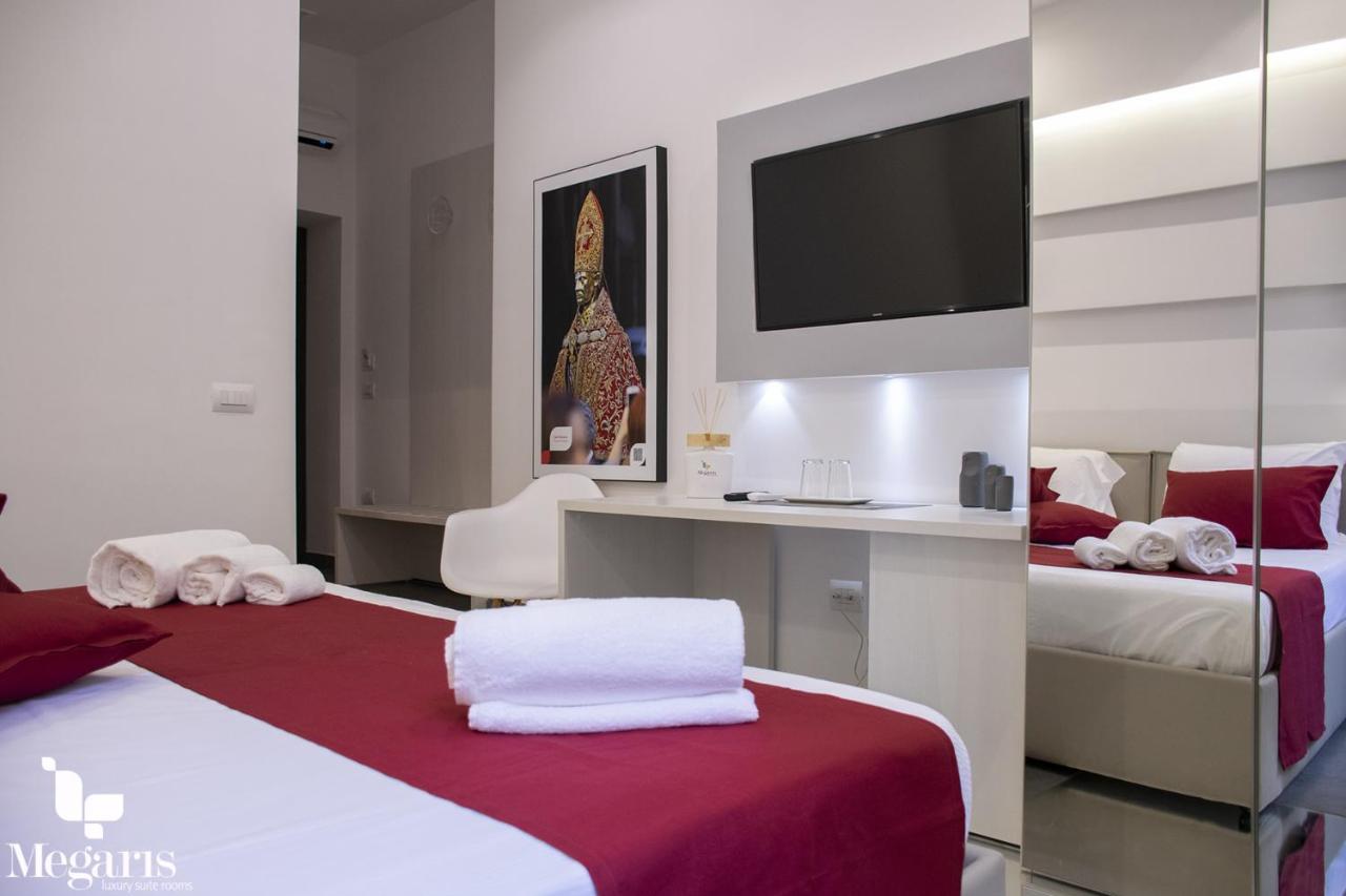 Megaris Luxury Suite Rooms Napoli Bagian luar foto