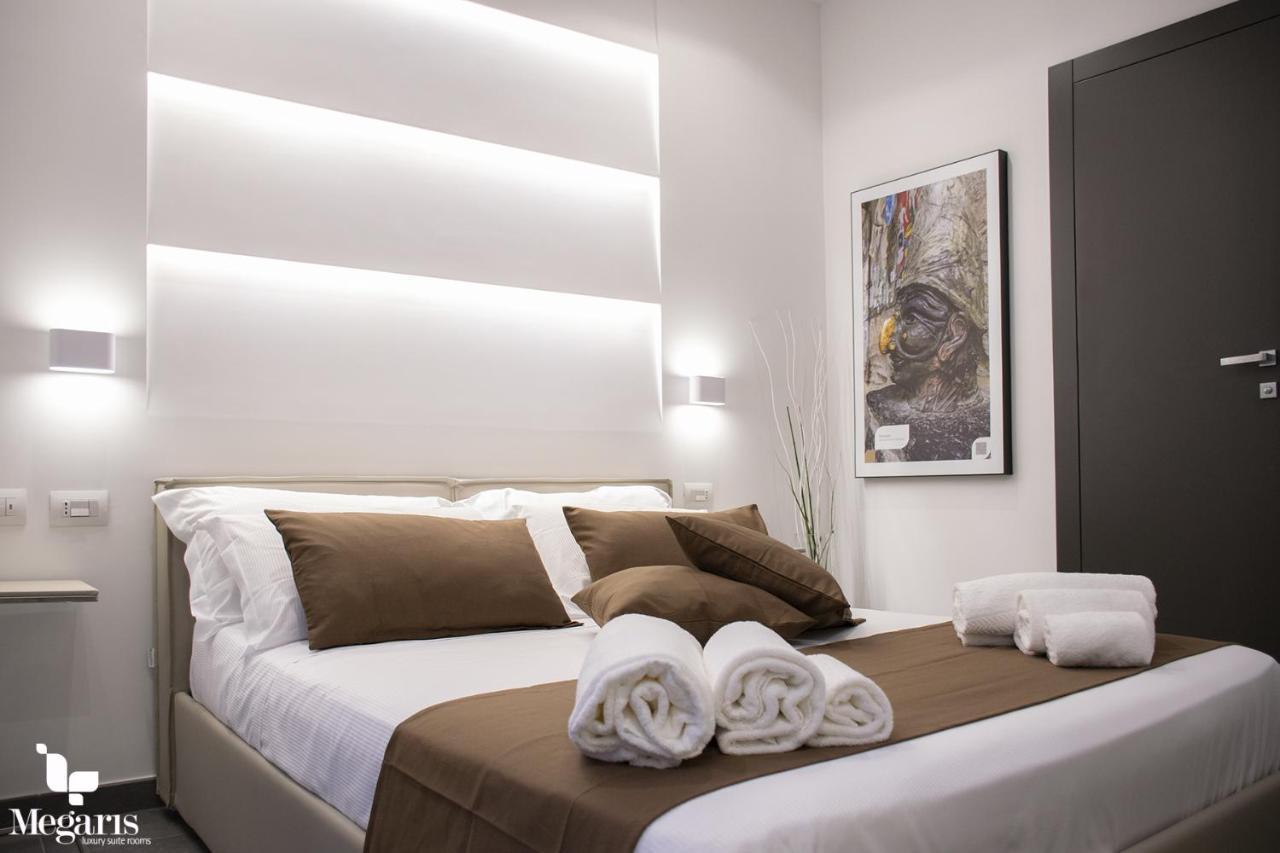 Megaris Luxury Suite Rooms Napoli Bagian luar foto