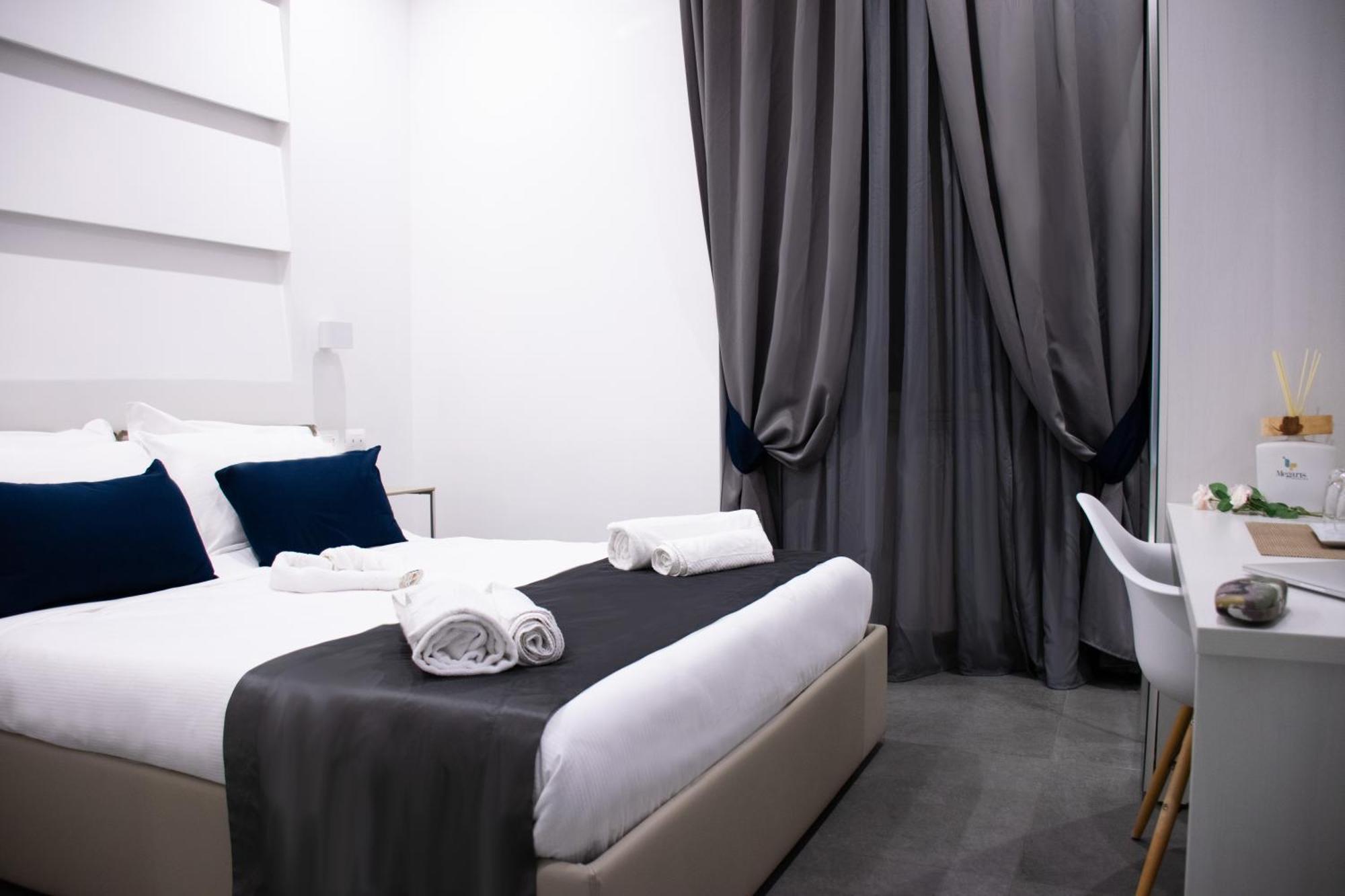 Megaris Luxury Suite Rooms Napoli Bagian luar foto