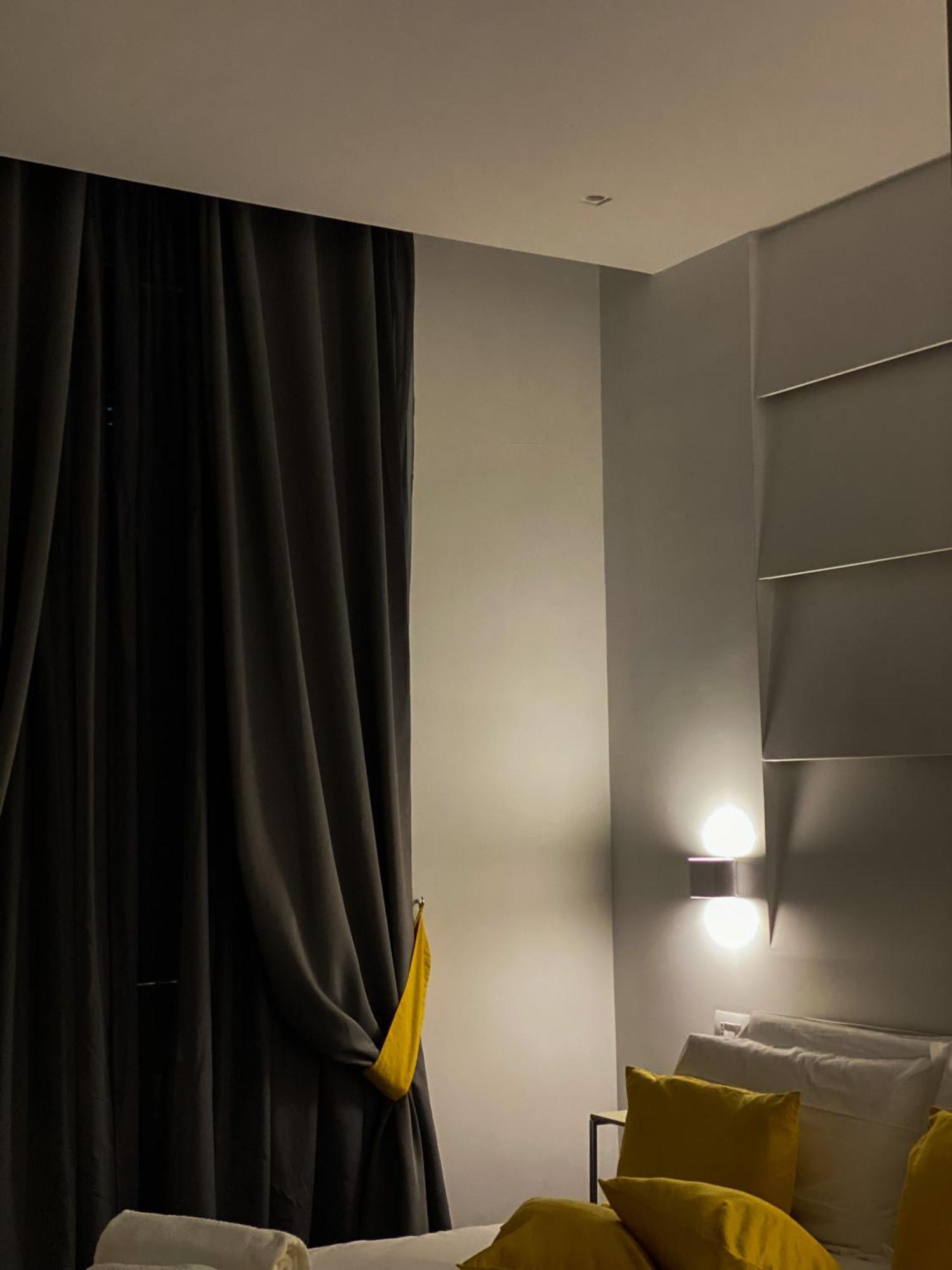 Megaris Luxury Suite Rooms Napoli Bagian luar foto